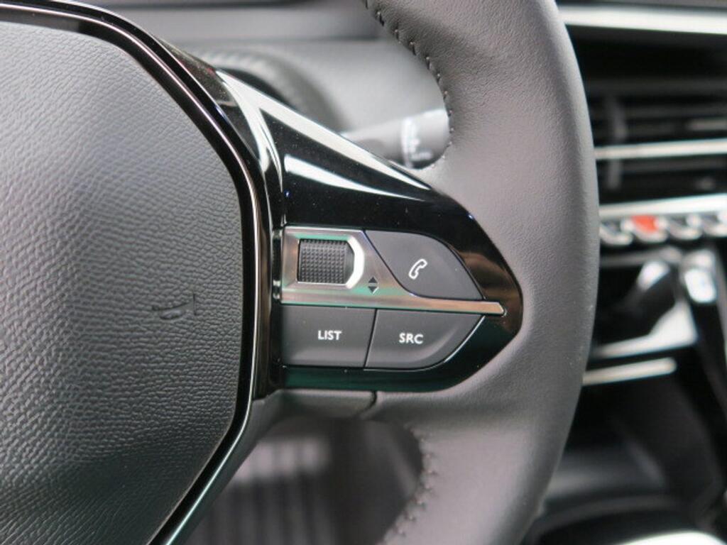 Peugeot 2008 Allure Puretech 130 S&S 6 Vel. MAN 7