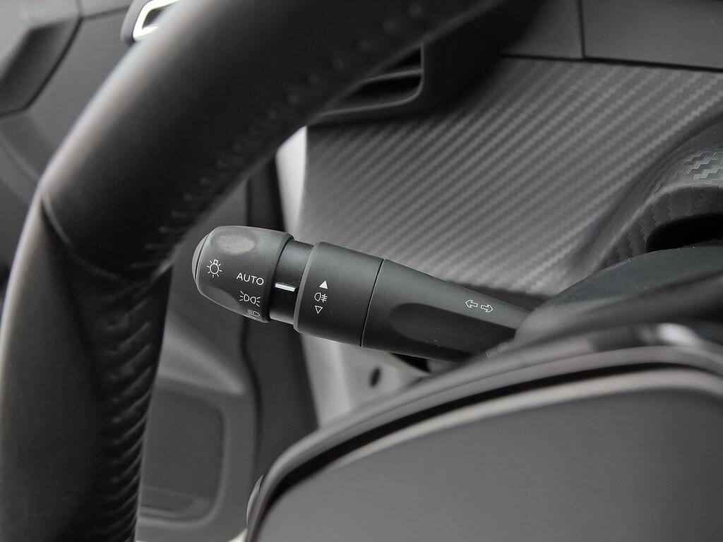 Peugeot 208 BlueHDi 73kW (100CV) Active 8