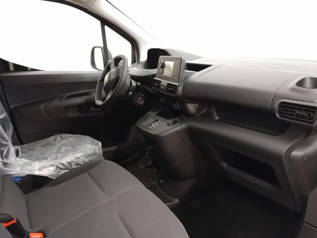 Peugeot Partner E-PARTNER FG STANDARD 800 KG BEV (100KW) 136CV 7