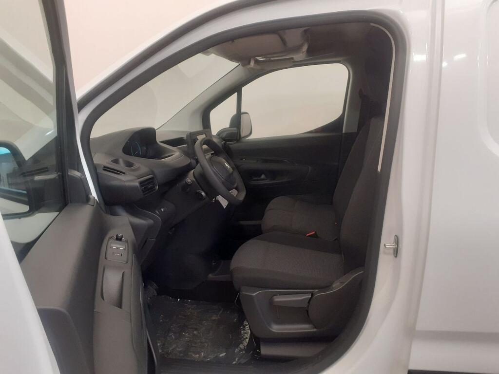 Peugeot Partner E-PARTNER FG STANDARD 800 KG BEV (100KW) 136CV 10