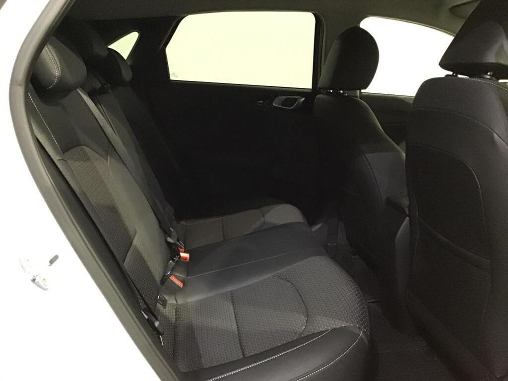 Kia Ceed 1.6 MHEV 100kW (136CV) Tech DCT 11