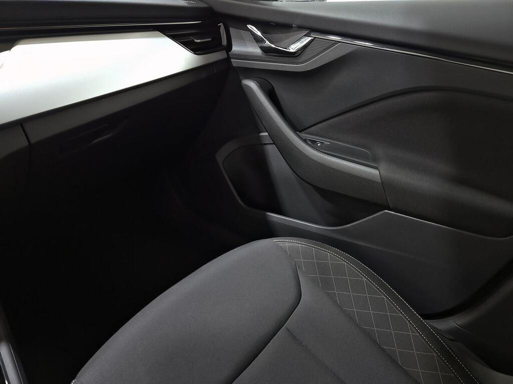 Skoda Kamiq 1.0 TSI 81kW (110CV) Ambition 29