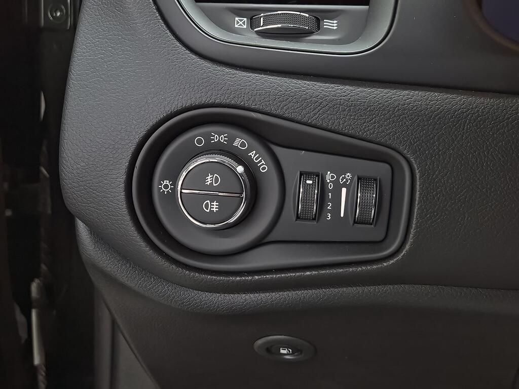 Jeep Renegade 4xe North Star 1.3 PHEV 240hp AT EAWD 11