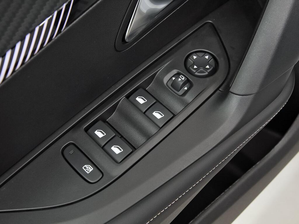 Peugeot 2008 N2008 Allure Hybrid 145 eDCS6 13