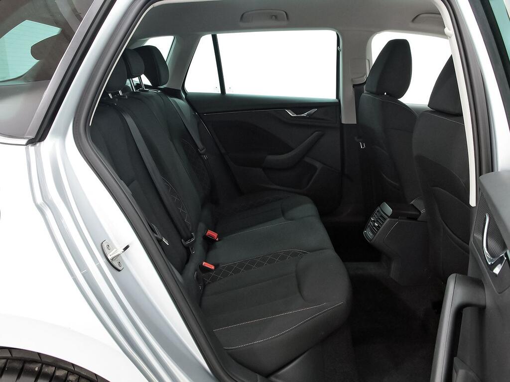 Skoda Kamiq 1.0 TSI 70kW (95CV) AMBITION 6