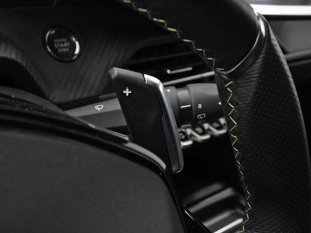 Peugeot 2008 GT Puretech 130 S&S EAT8 18