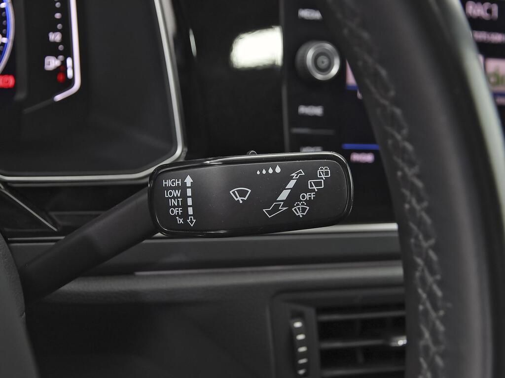 Volkswagen Taigo R-Line 1.0 TSI 81kW (110CV) DSG 16