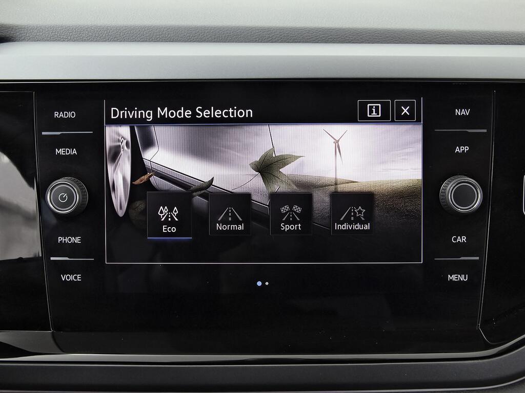 Volkswagen Taigo R-Line 1.0 TSI 81kW (110CV) DSG 26