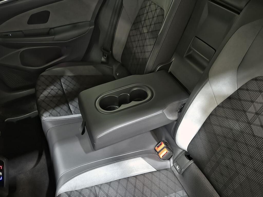 Volkswagen Golf R-Line 1.5 eTSI 110kW (150CV) DSG 36