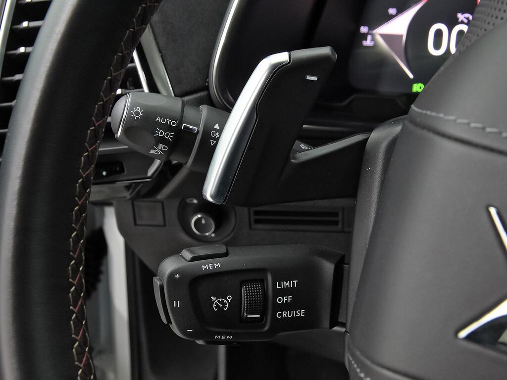 DS DS 7 BlueHDi 130 Automático PERF LINE + 16