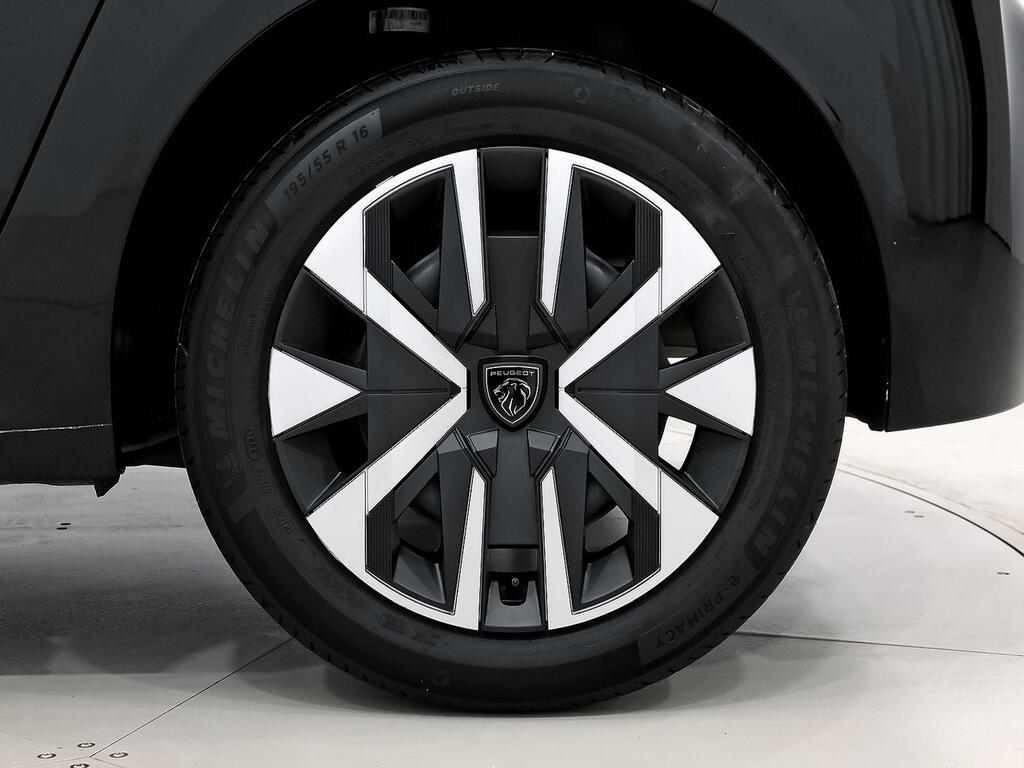 Peugeot 208 Active Puretech 100 11