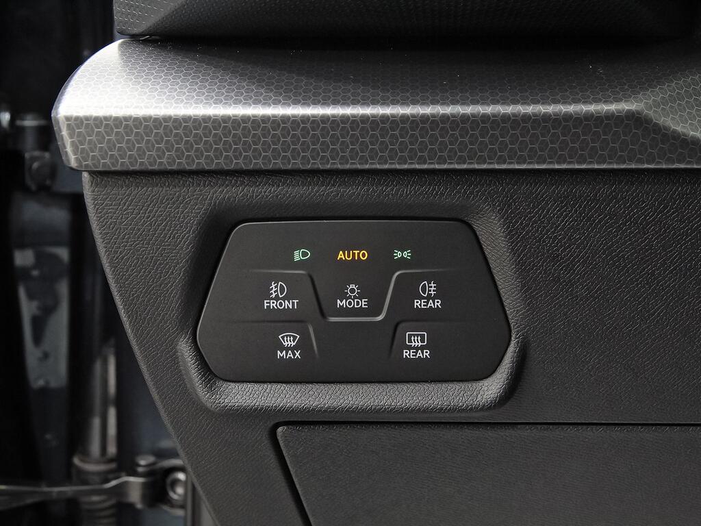 Seat Leon 1.5 TSI 85kW S&S Style 25 Aniversario 9