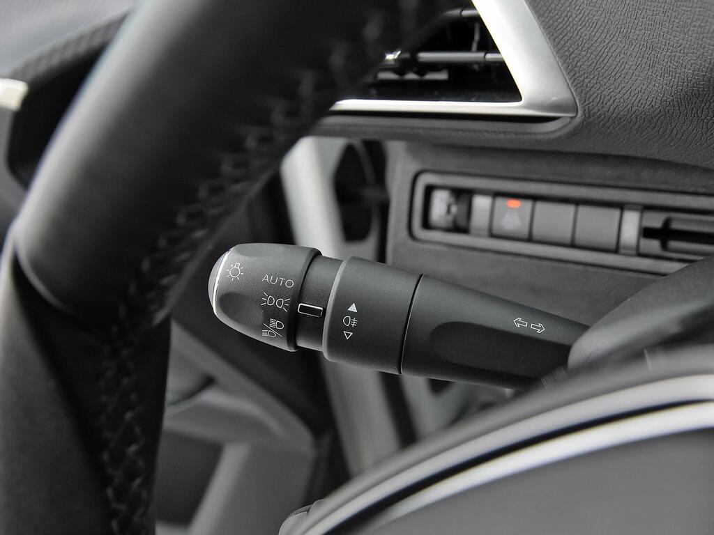 Peugeot 3008 1.5 BlueHDi 96kW (130CV) S&S Allure 15