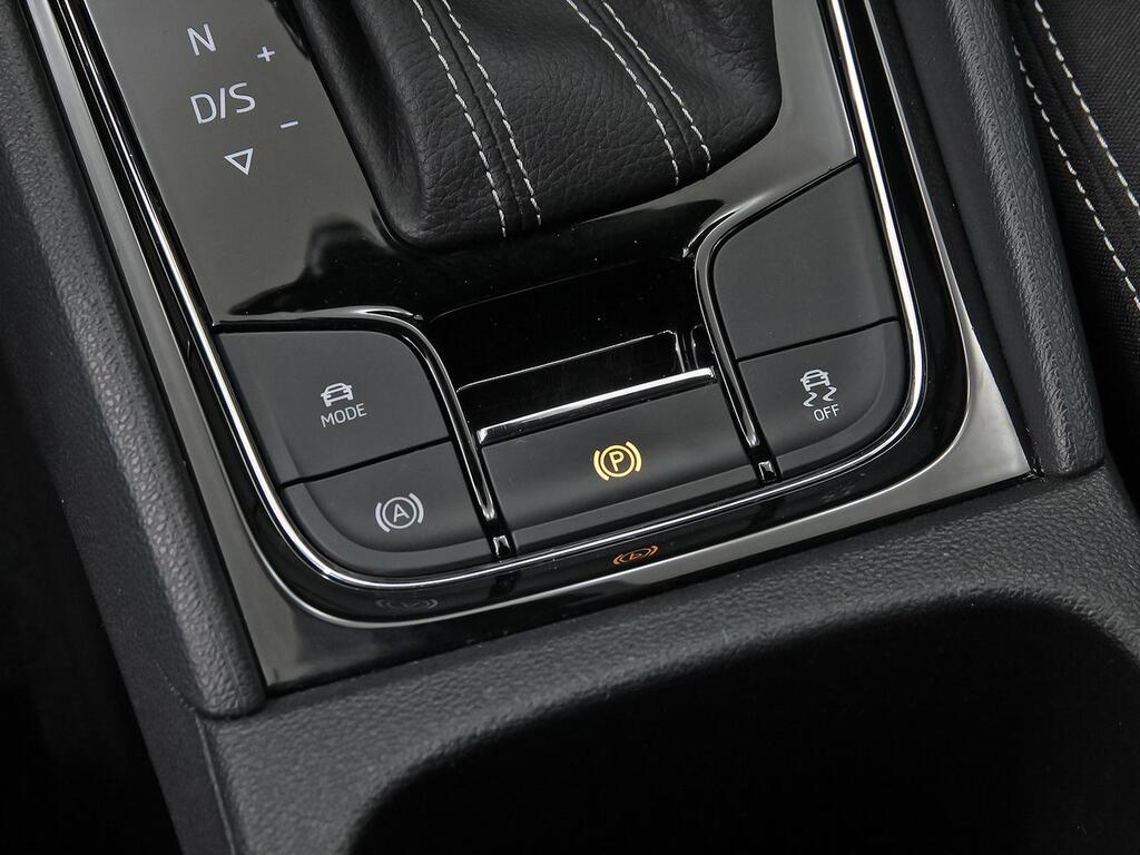 Skoda Karoq 1.5 TSI 110kW (150CV) DSG ACT Sportline 32