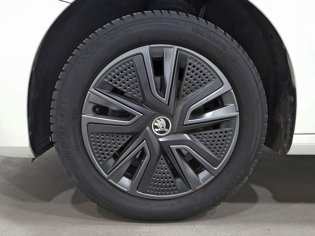 Skoda Fabia 1.0 TSI 81KW (110CV) Emotion 8