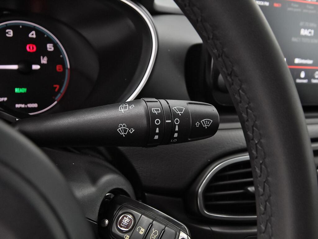 Fiat Tipo City Cross 1.5 Hybrid 97kW (130CV) DCT 17