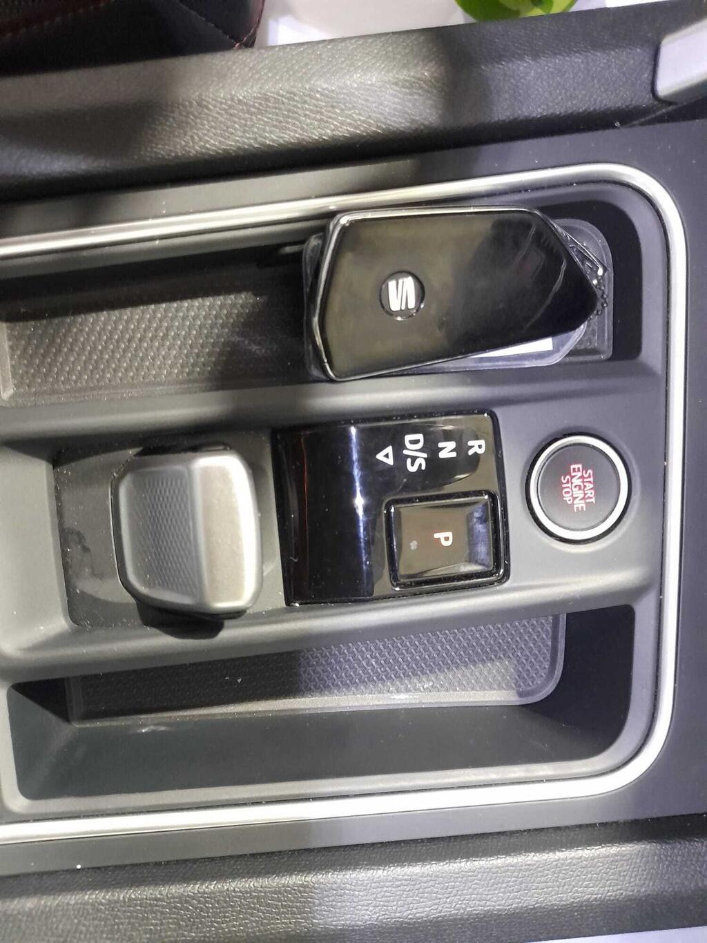 Seat Leon 1.0 eTSI 81kW DSG-7 S&S FR 25 Aniv 38