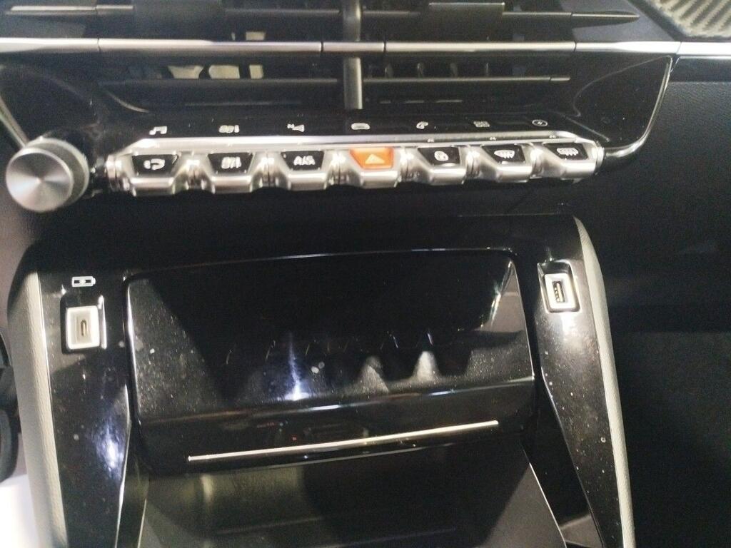 Peugeot 2008 Eléctrico Allure Pack (100kW) 10