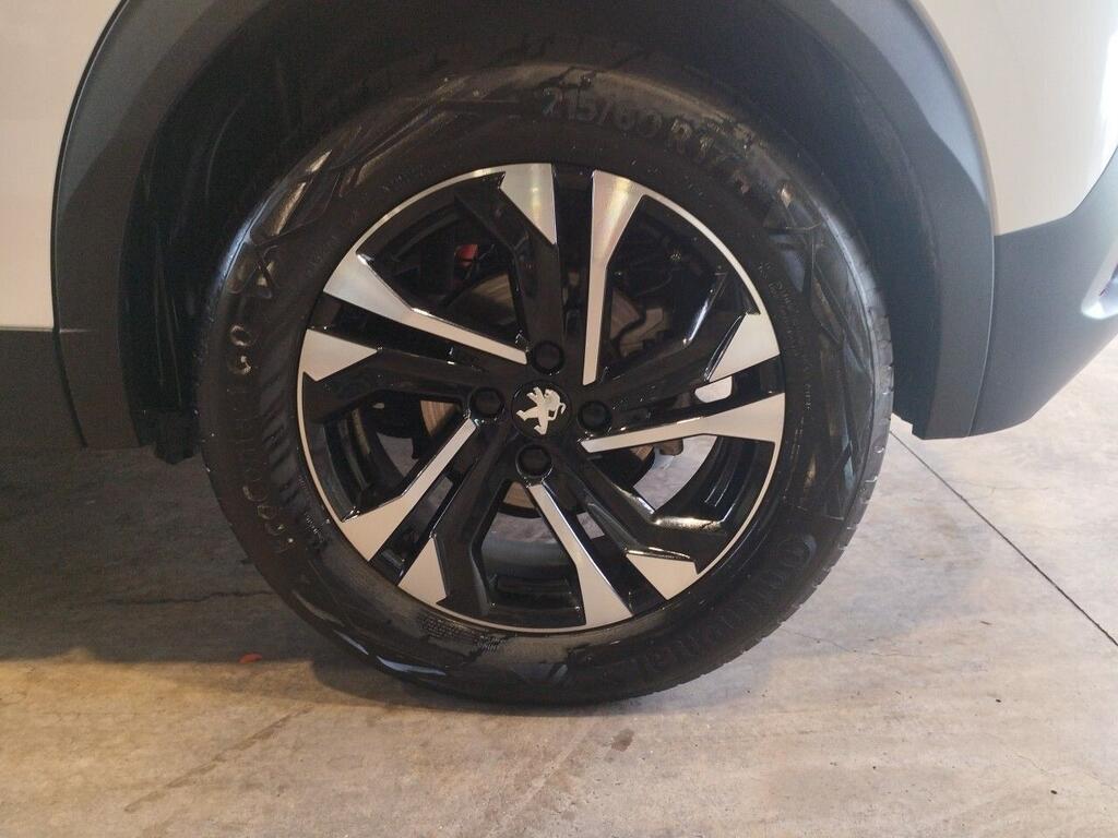 Peugeot 2008 Eléctrico Allure Pack (100kW) 18