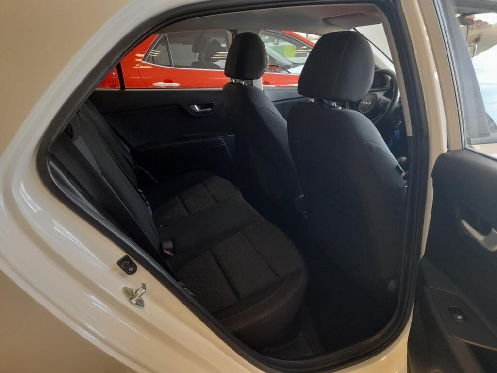 Kia Rio 1.2 DPi 62kW (84CV) Concept 11