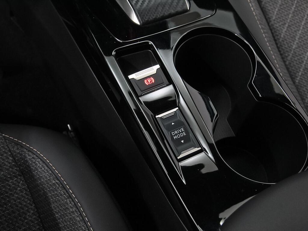 Peugeot 2008 N2008 Allure Hybrid 145 eDCS6 32