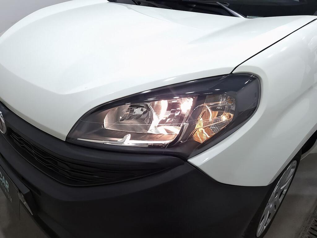 Fiat Doblò 1.3 MULTIJET 95 SX 4P 26