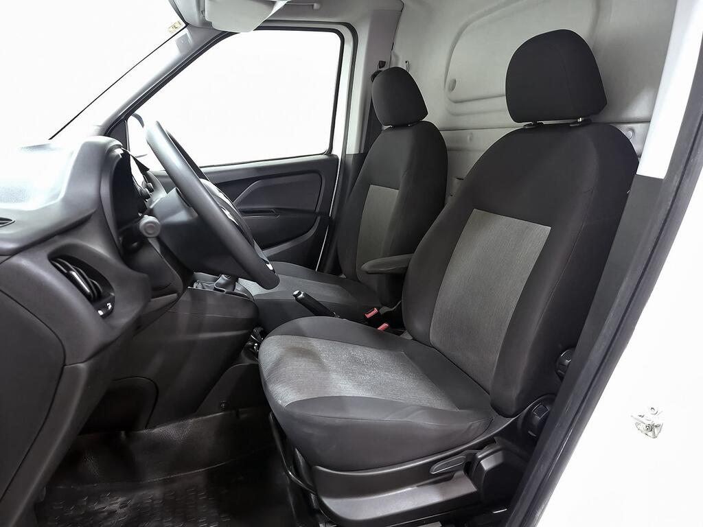 Fiat Doblò 1.3 MULTIJET 95 SX 4P 8