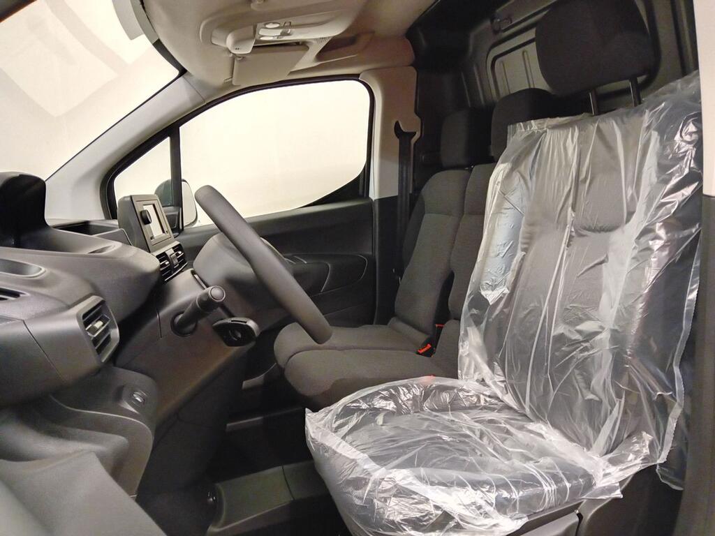 Peugeot Partner E-PARTNER FG STANDARD 800 KG BEV (100KW) 136CV 8