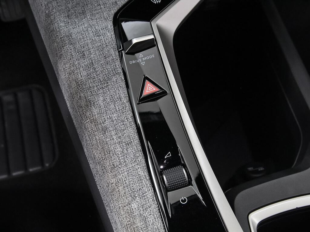 Peugeot 5008 1.2 100KW Allure eDCS6 33