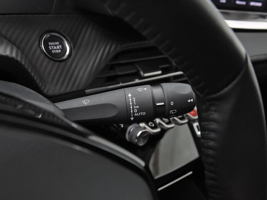 Peugeot 2008 Allure BlueHDI 81kW (110CV) 21