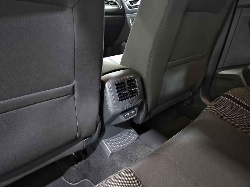 Volkswagen T-Roc Advance R-Line 1.0 TSI 81kW (110CV) 34