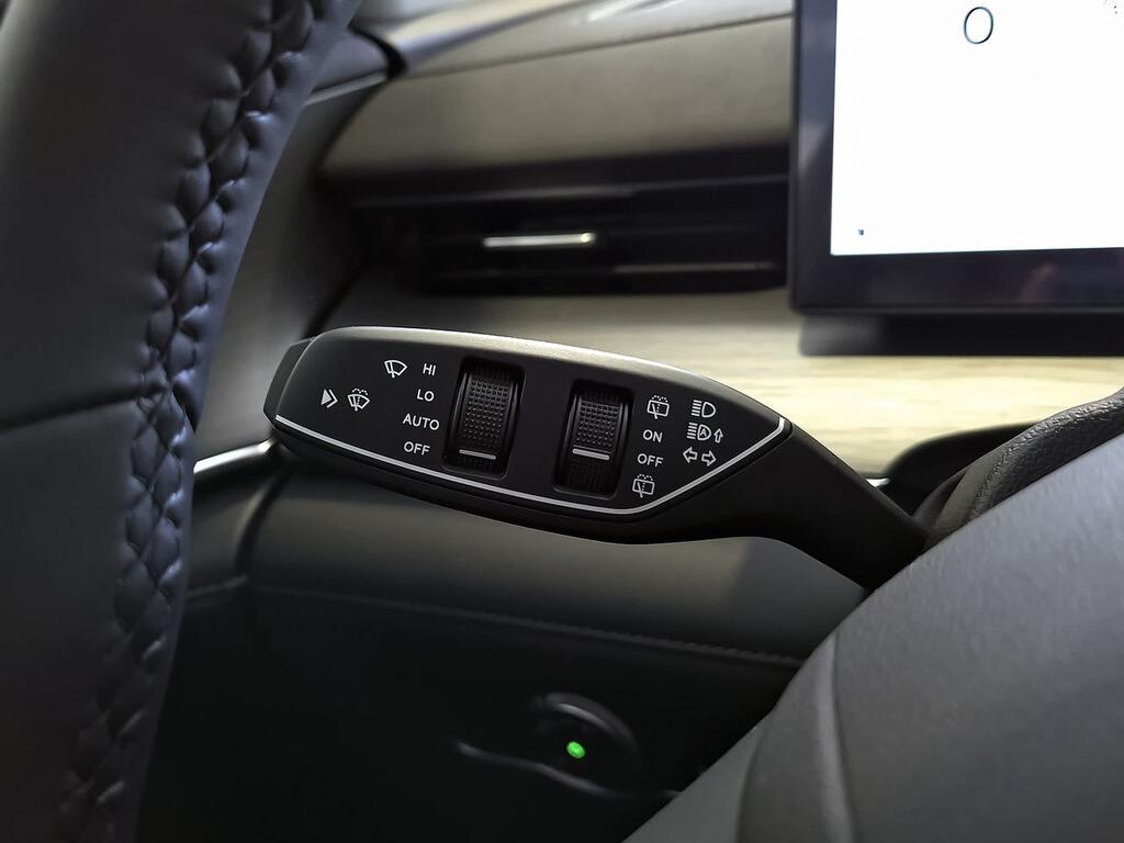 Ebro S800 1.5 TGDI PHEV Premium E-CVT 17