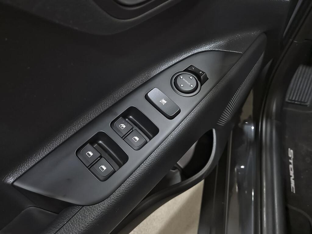 Kia Stonic 1.0 T-GDi 74kW (100CV) MHEV iMT Concept 11
