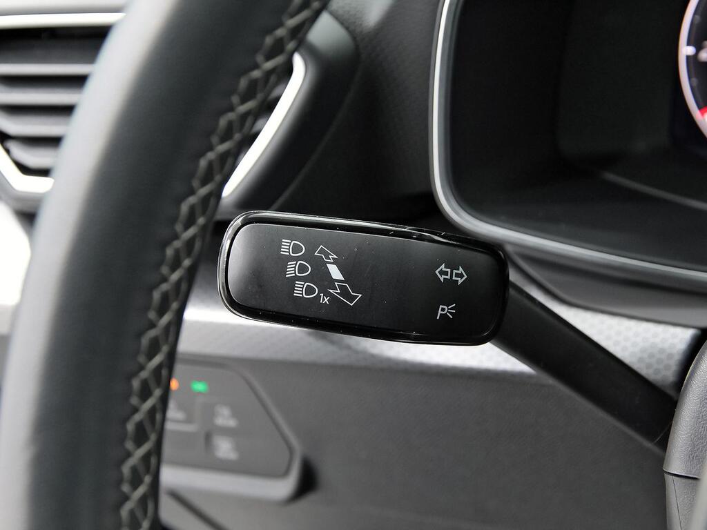 Seat Leon 1.5 TSI 85kW S&S Style 25 Aniversario 8