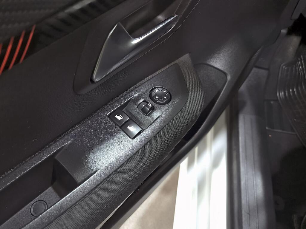 Peugeot 208 BlueHDi 73kW (100CV) Active 11