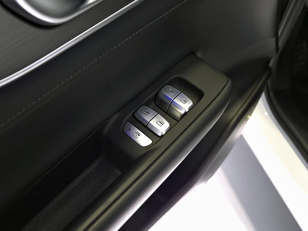 Ebro S800 1.5 TGDI PHEV Premium E-CVT 14