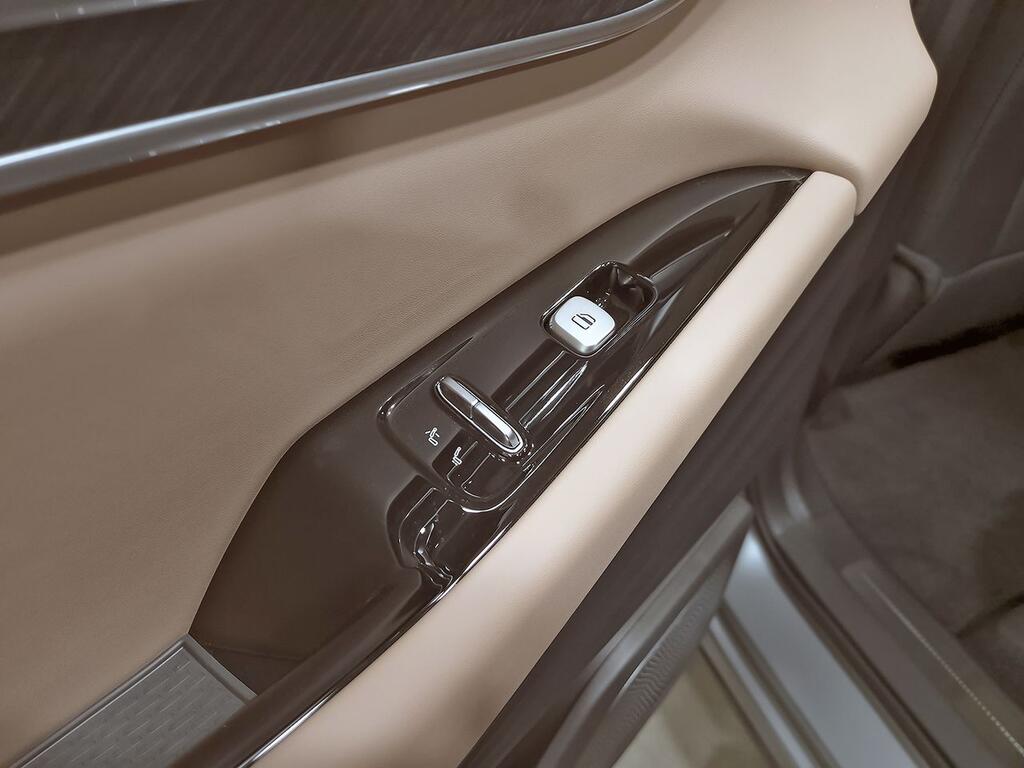 Ebro S900 PHEV 1.5 TGDI 3DHT 4X4 Luxury 33