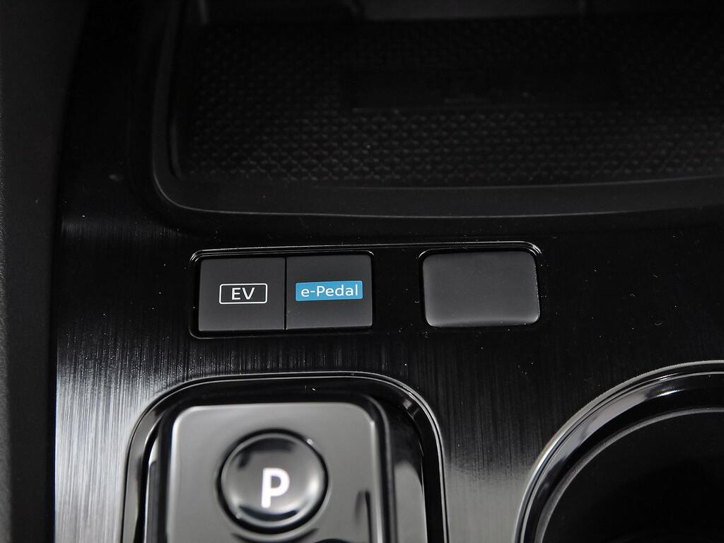 Nissan X-Trail 5pl 1.5 e-4ORCE 158kW 4x4 A/T Acenta 29