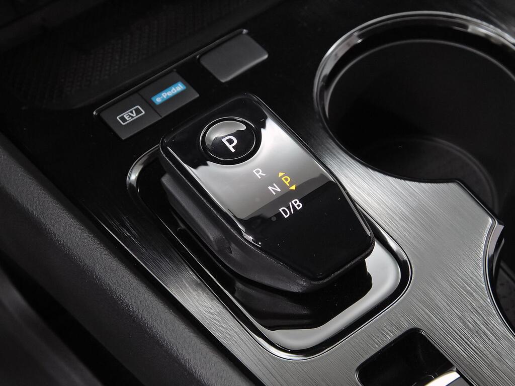 Nissan X-Trail 5pl 1.5 e-4ORCE 158kW 4x4 A/T Acenta 31