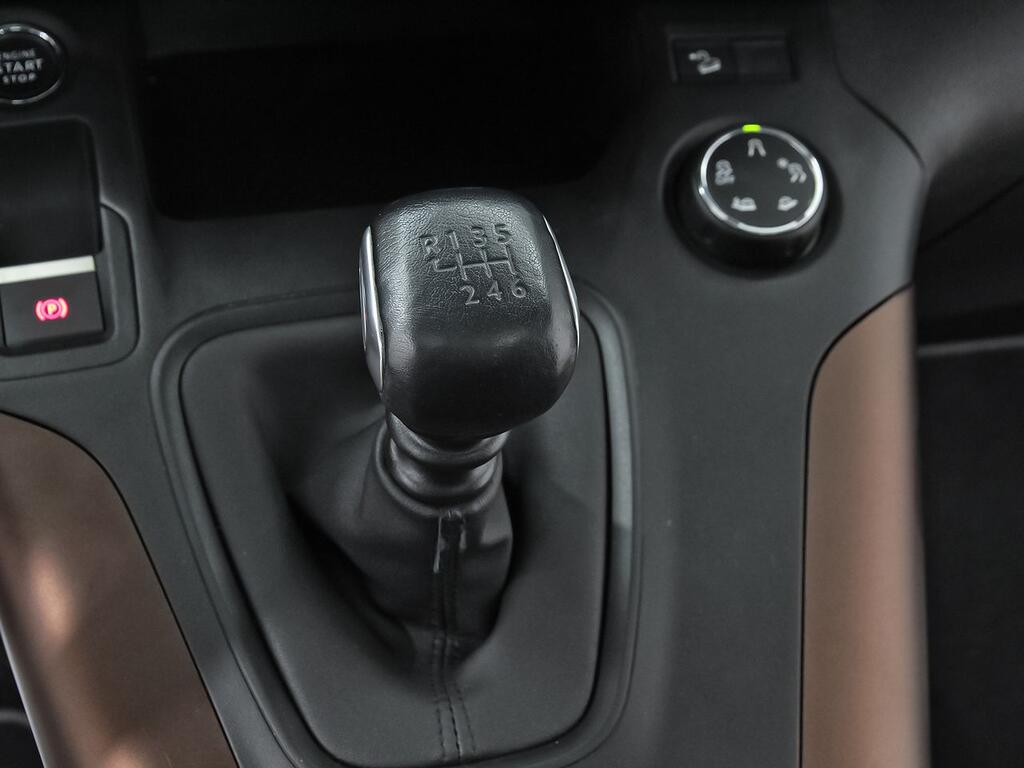 Peugeot Rifter 1.5 BLUEHDI 100 GT BUSINESS STANDARD 5P (TECHO SOLAR) 30