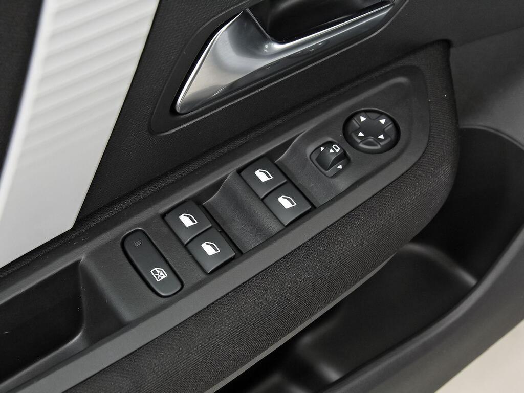 Citroën C4 Hybrid 136 e-DCS6 Plus 13