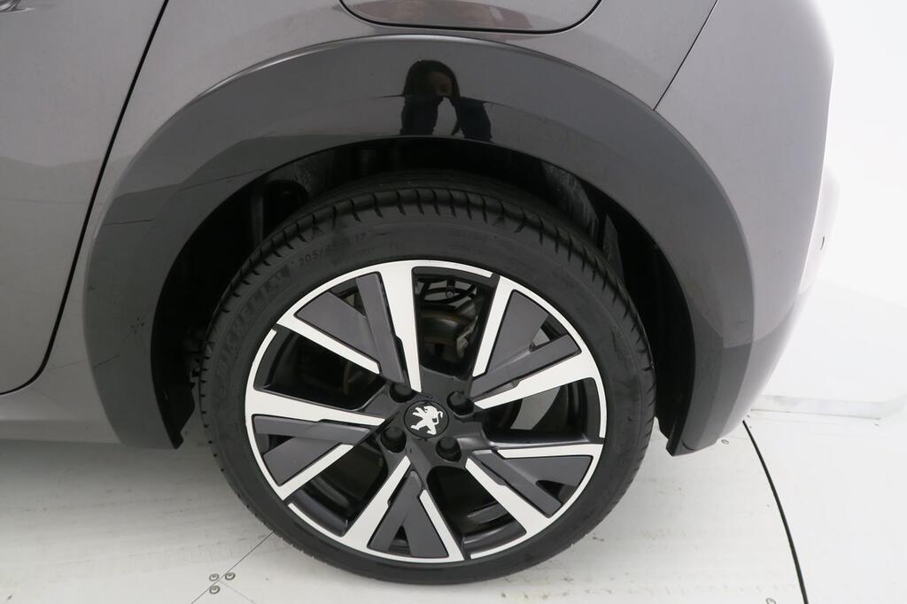 Peugeot 208 PureTech 96kW (130CV) EAT8 GT Line 23