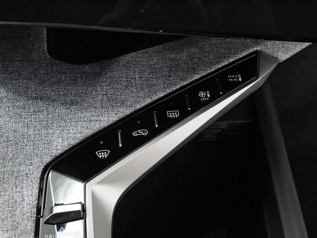 Peugeot 5008 1.2 107KW Allure eDCS6 32