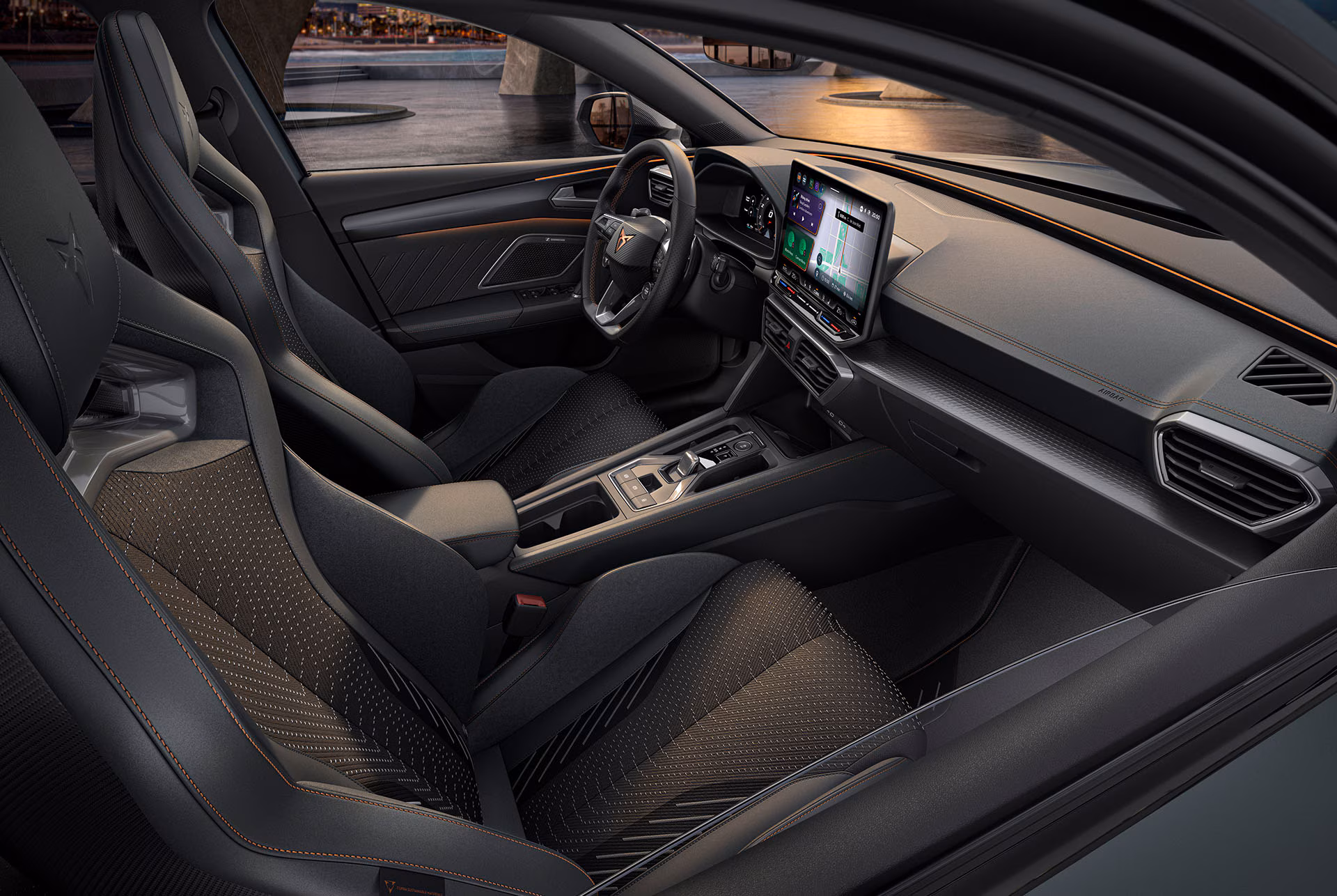 Cupra León interior