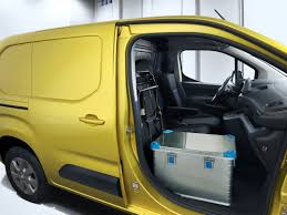 Opel Combo Cargo interior