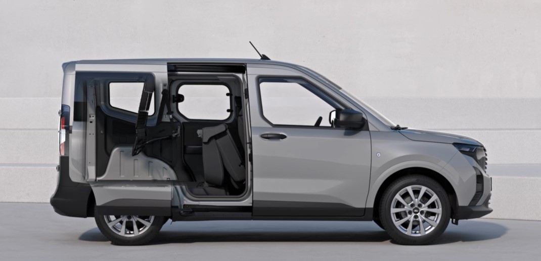 Ford Transit Courier interior